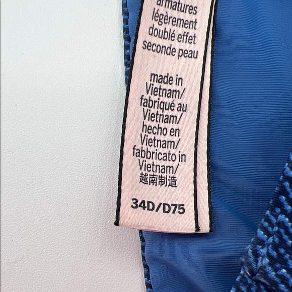Victoria’s Secret Wireless Lightly Lined T-Shirt Bra Logo Straps Blue Knit 34D - Picture 8 of 10